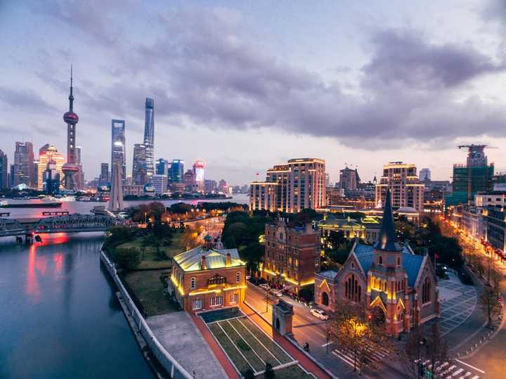 上海，开放包容的国际大都市，见证中国发展新篇章